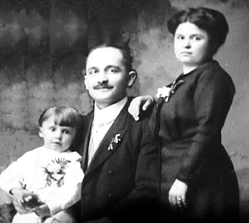 Berecz Family in 1912